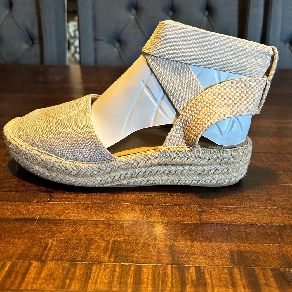 Soda Espadrilles with elastic ankle straps
